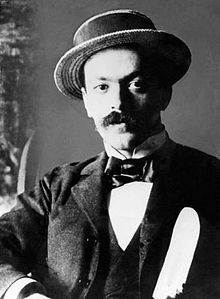 Italo Svevo nasce a Trieste con il nome di Aron Hector Schmitz