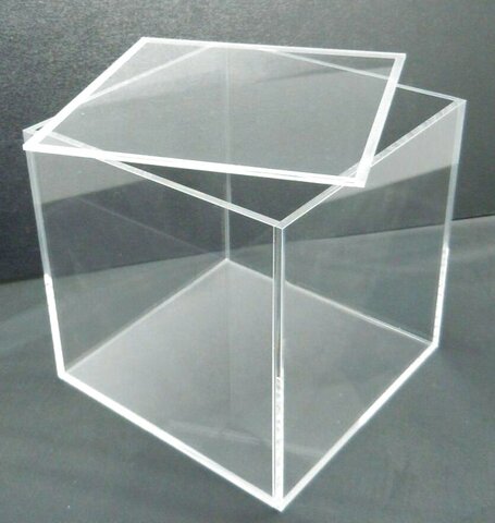 Plexiglas, Barker et Skinner