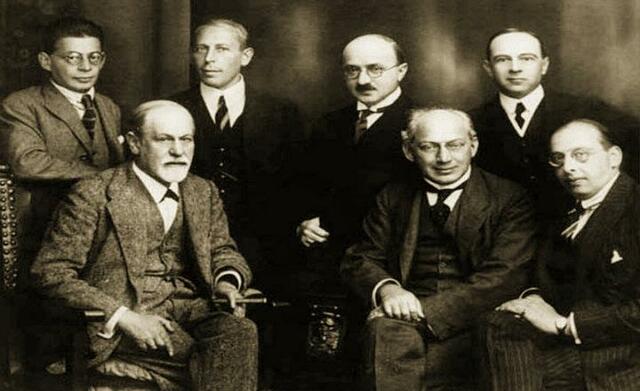 GRUPO DE MORITZ SCHLICK - CÍRCULO DE VIENA (1924)