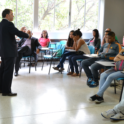 Timeline: Grandes Aportes a la Educación en Colombia