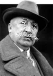 El general Rafael Reyes toma posesión de la presidencia