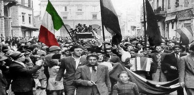 I PARTIGIANI CONTRIBUISCONO A LIBERARE IL RESTO D'ITALIA E MUSSOLINI VIENE FUCILATO