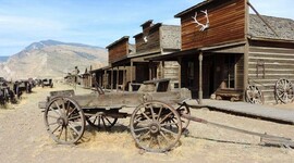 Timeline: EL FAR WEST