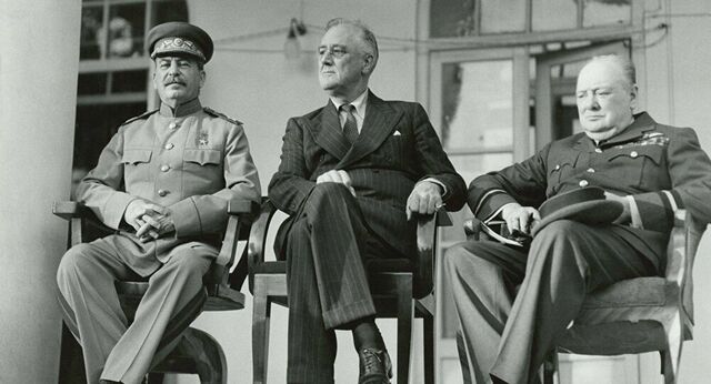 Stalin, Churchill e Roosevelt decidono le sorti del mondo