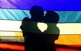 Aprobación de muestras afectivas entre parejas LGT