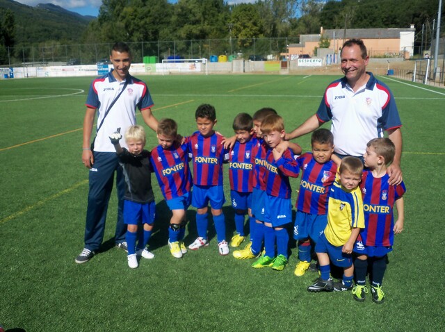 Començo a jugar a futbol amb l'Amer CF