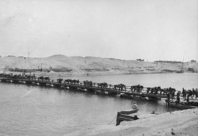 Cierre del canal de Suez a los barcos neutrales