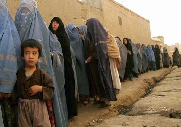 8M: Por la mujer afgana, rural y urbana