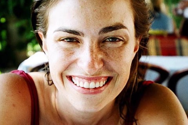 Jobs Denied Paternity of His First Daughter – At First