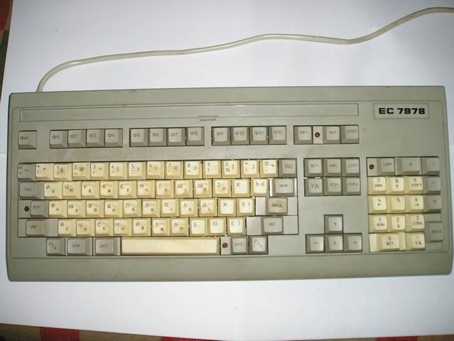 Улучшена клавиатура и радиатор в блоке питания, что сняло некоторые старые проблемы.