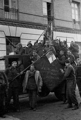 Els italians de la Brigada Garibaldi lluiten contra els seus compatriotes feixistes a Guadalajara.