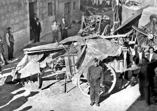 Emilio Mola mor en accident d'avió a a Castil de Peons (Burgos).