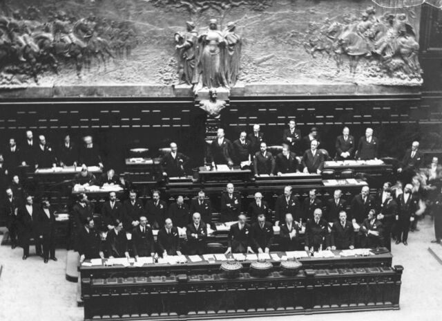 Mussolini in the parliament