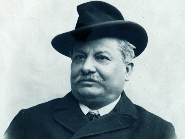 Nasce Giovanni Pascoli