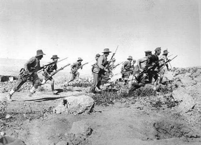 Italia declara guerra a Turquía.