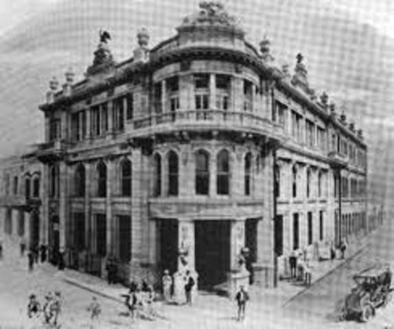 Bolsa mercantil, primera existente en México.