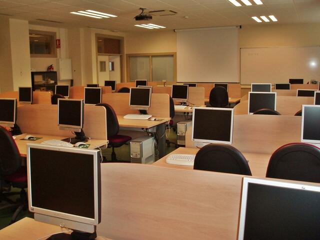 Modelo de laboratorio o gabinete de informática