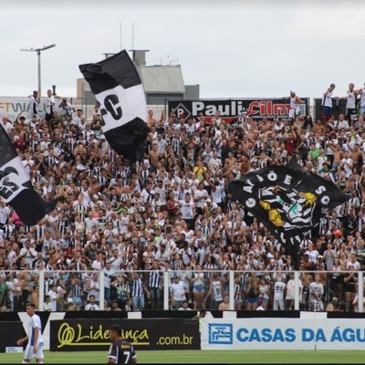 Timeline: Paixão e futebol: torcedores do Figueirense evocam sentimentos pelo clube centenário