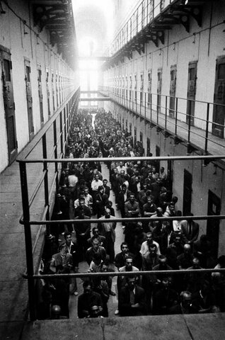 es publica la Llei de Repressió de la maçonera i el comunisme