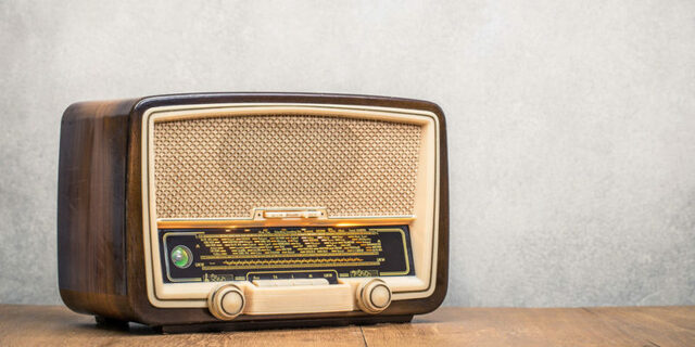 LAS TELECOMUNICACIONES-LA RADIO