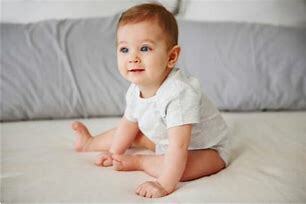 baby will sit with there arms supporting them