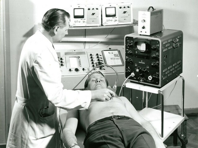 First Clinical Application of Cardiac Ultrasound