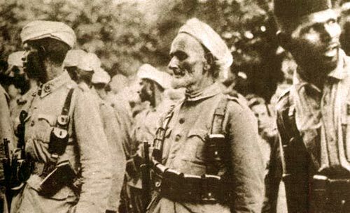 L'exèrcit marroquí, amb el general Yagüe a el front, entra a Barcelona sense trobar a penes resistència.