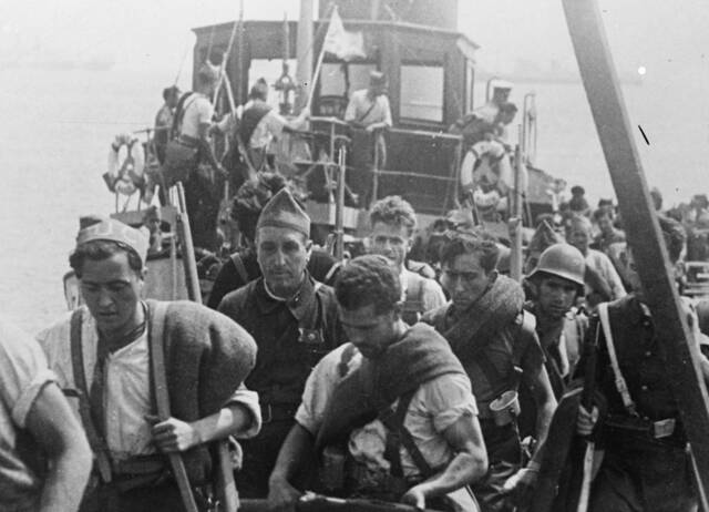 Les tropes nacionals conquereixen Menorca.