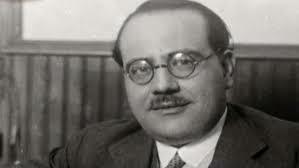 Negrín, acompanyat de la Pasionaria, Hidalgo de Cisneros i Álvarez de l'Vayo entre d'altres, abandona definitivament Espanya rumb a França.