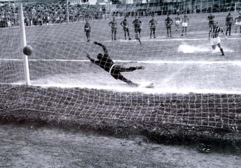 DÉCADA 60 - Juvenil ganha força