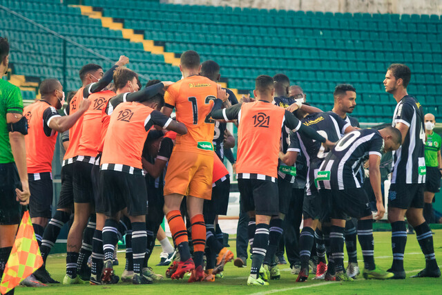 20 - Crise e Centenário