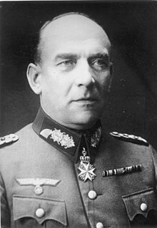 El general Nikolaus von Falkenhorst es puesto al mando de la próxima invasión alemana de Noruega