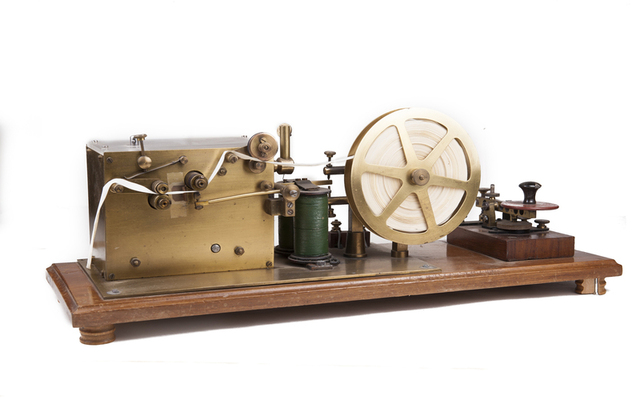 Электромагнитный телеграфный аппарат и азбука морзе (С. Морзе)