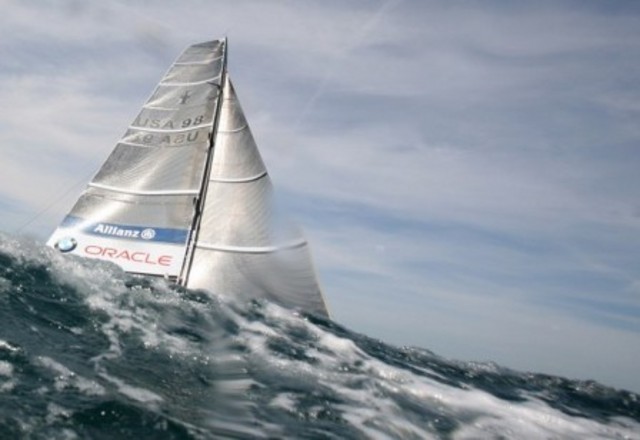 BMW Oracle lancia la sua sfida al Defender Alinghi