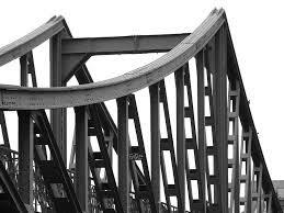 Den første jernbroen blir bygget