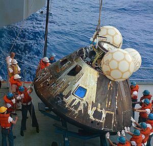 Apollo 13 regresa a la Tierra con tripulación a salvo