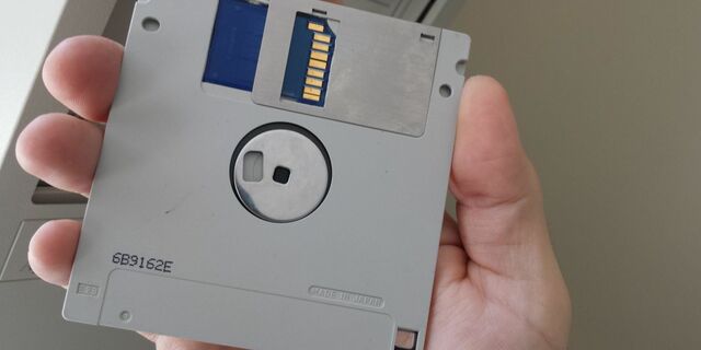 IBM vende Floppy disk