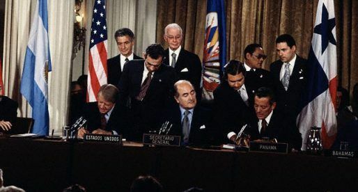 Se firman los tratados Torrijos-Carter