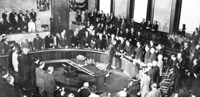 Carta Fundacional de las Naciones Unidas y acuñación del término