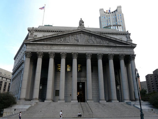 Prima udienza dinanzi al giudice Herman Cahn