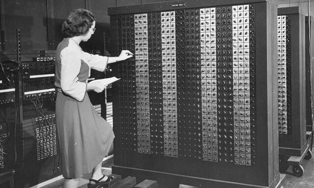 Primera Generación maquina ENIAC