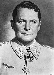 Hermann Göring envía un radiograma al búnker de Hitler, pidiendo ser declarado sucesor de Hitler