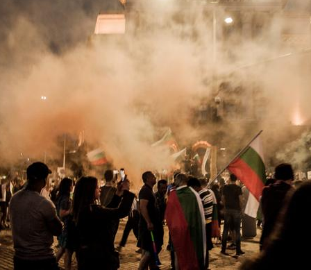Scontri a Piazza dell'Indipendenza a Sofia