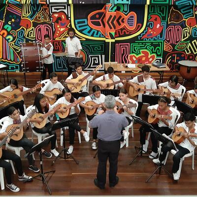 Timeline: Escuela Canto por la Vida