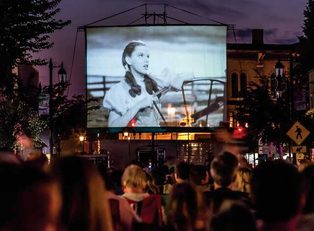 Wizard of Oz Premiers in Movie Theaters