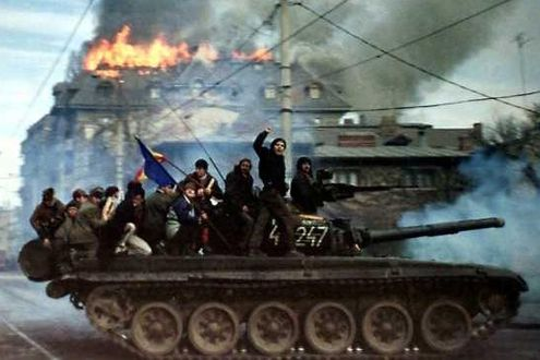 Le truppe della CdN entrano a Sofia, mentre Simeone II fugge a Burgas