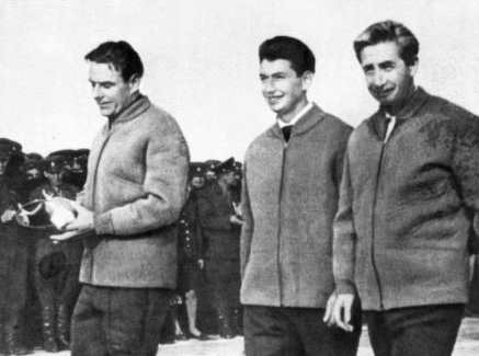 First multi person spacecraft