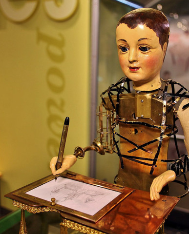 Henri Maillardert construyó una muñeca mecánica