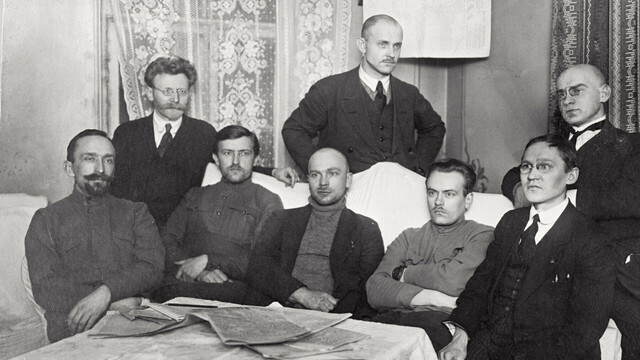 Asutatakse Eesti Töörahva Kommuun