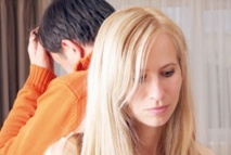 La loi autorise le divorce par consentement mutuel.